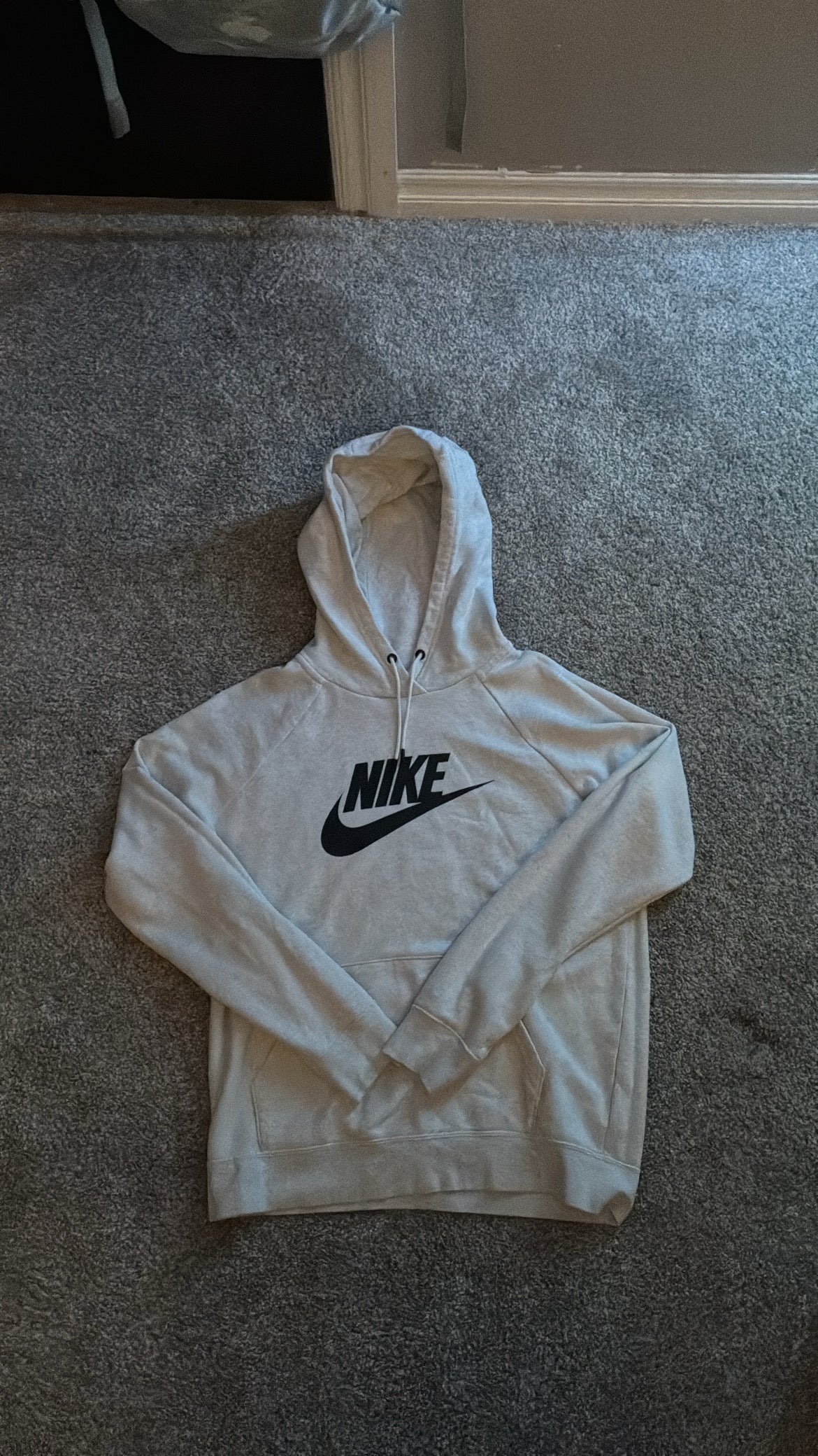 Nike Center Swoosh Hoodie – White/Black - Youth M
