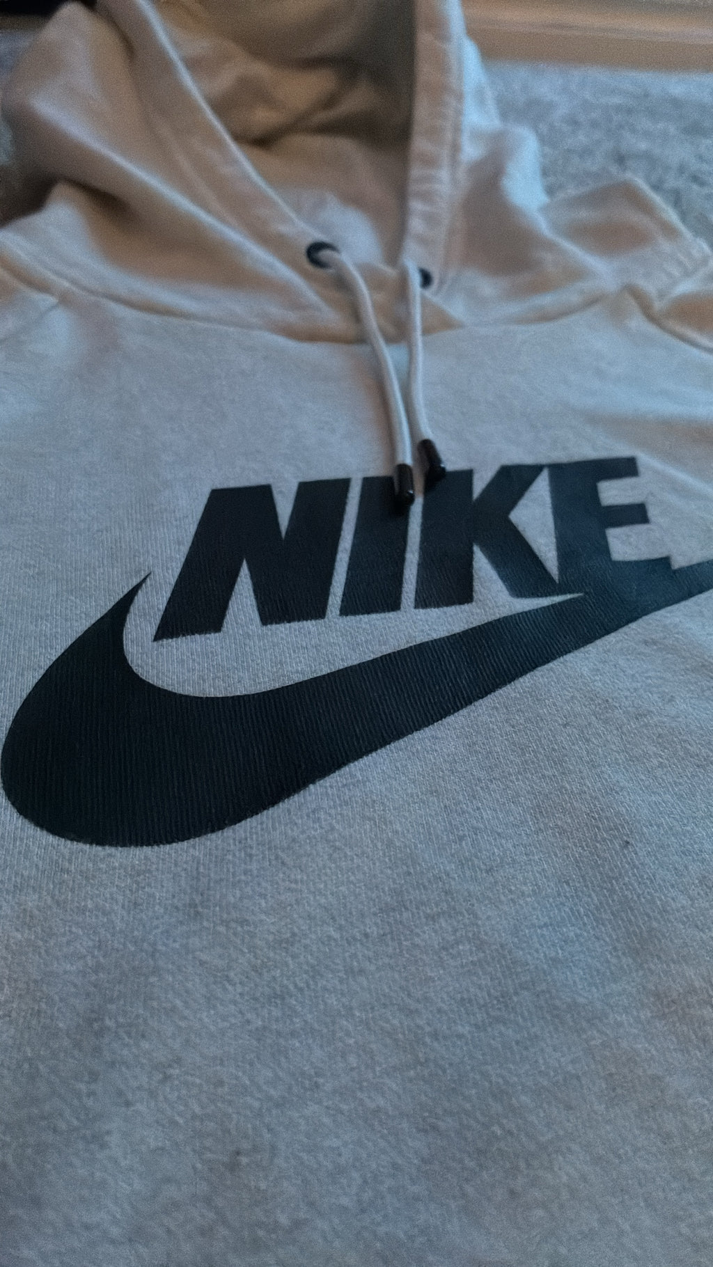 Nike Center Swoosh Hoodie – White/Black - Youth M